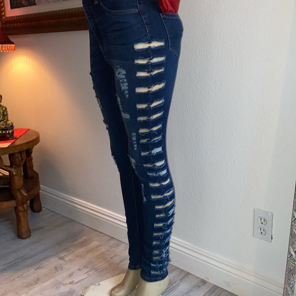 🔹🔹AP BLUE HIGH WAISTED DARK BLUE CUT-OUT JEANS - Picture 1 of 4